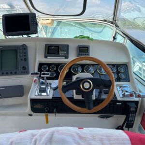 2000 Cruiser Yachts 3575 Express Cruiser - Image 10