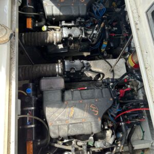 2000 Cruiser Yachts 3575 Express Cruiser - Image 13