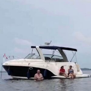2006 Rinker 320 Fiesta Vee - Image 3