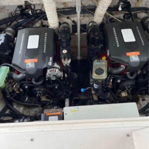 2006 Rinker 320 Fiesta Vee - Image 8