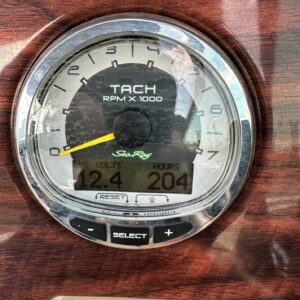 2011 Sea Ray 220 Sundeck