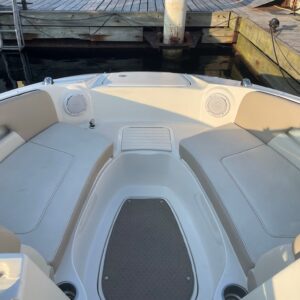 2011 Sea Ray 220 Sundeck - Image 14
