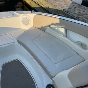 2011 Sea Ray 220 Sundeck - Image 15